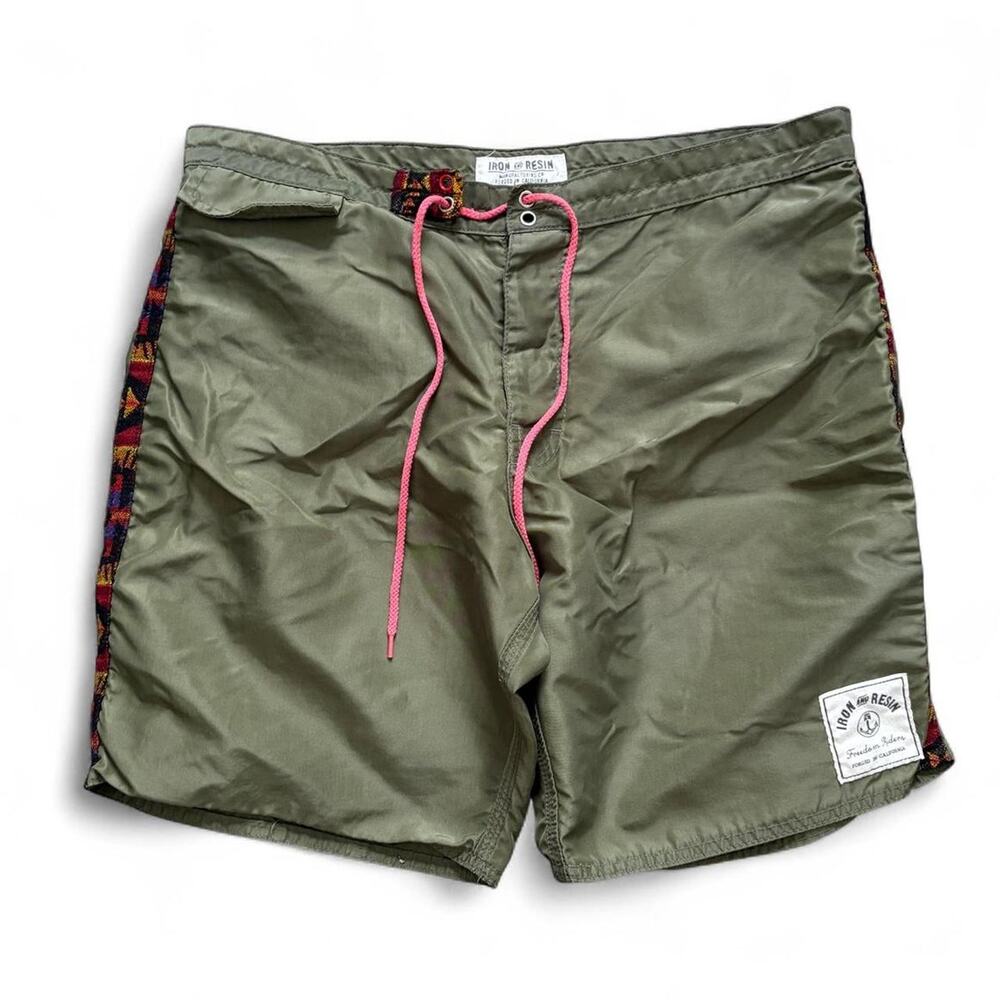 Iron & Resin Board Shorts Tribal Pattern American Classic Men’s 34x8 Beach